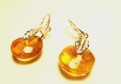 BRINCOS ÂMBAR GENUÍNOS - Imagem 1 de 3