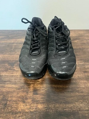 Nike GS Air Max Plus Triple Negro Tenis Atléticos CD0609-001 Juveniles Talla 7y USADAS Foto 1 de 4