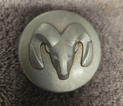 Центральный колпак 2003–2010 Dodge Charger Grand Caravan Stratus Magnum - Изображение 1 из 3