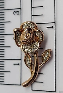 Colgante rosa diamante creado en laboratorio enchapado en oro de 14k de Disney Belle encantado - Imagen 1 de 6
