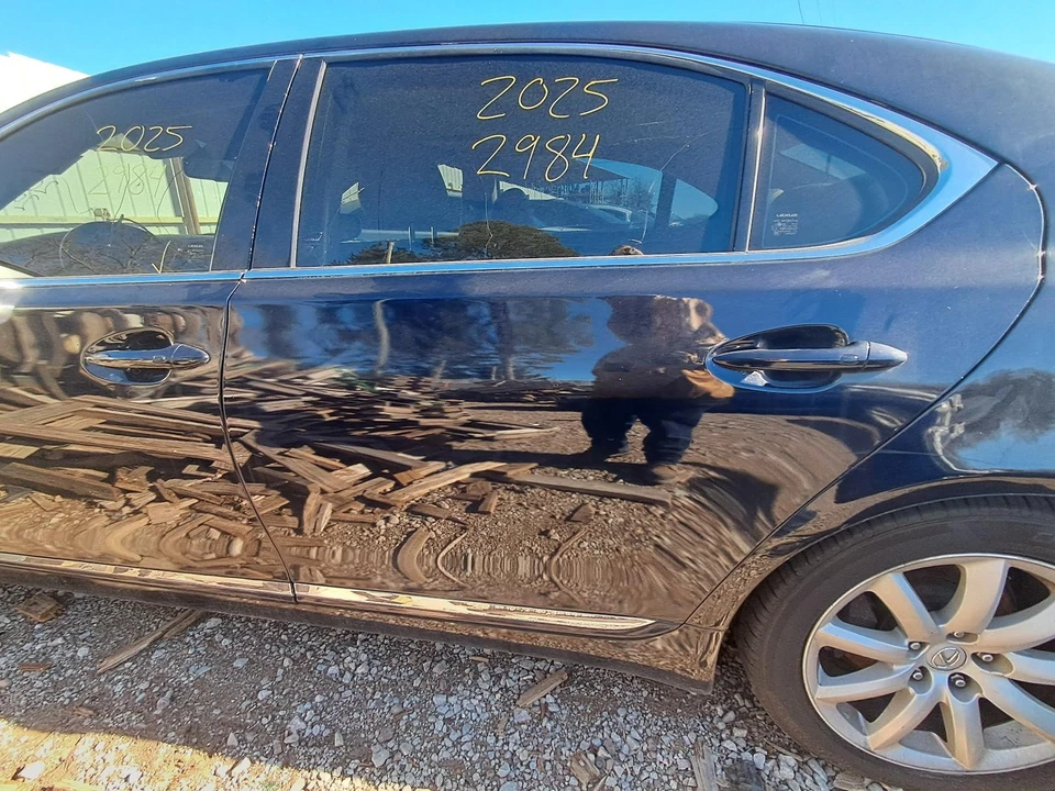 Used Rear Left Door Assembly Rear Side fits: 2008 Lexus LS460 LWB w/o ultraviole Foto 1 de 4