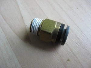 Kenworth Straight Air Line Fitting DOT 1/4" O.D. Line 1/8"-27 NPT Male #M239FF - Bild 1 von 6