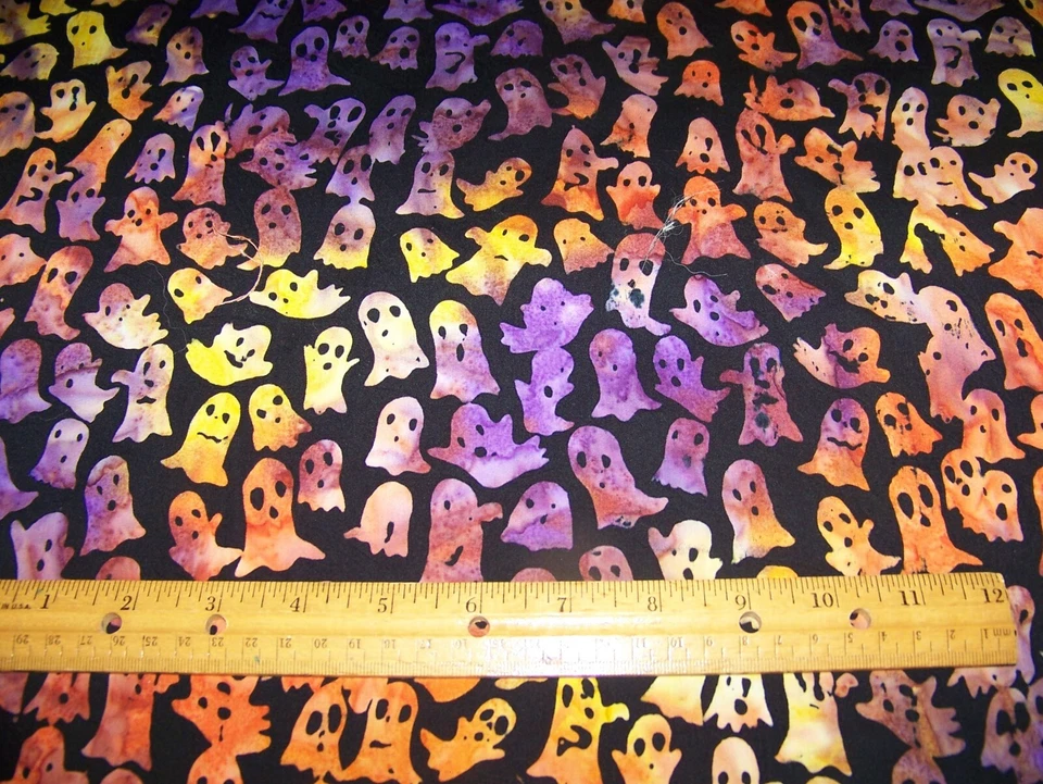 1 yarda Timeless Treasures BOO GHOSTS en NEGRO 100% Algodón Batik Tela HALLOWEEN Foto 1 de 1