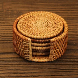 Set 6 Sottobicchieri in Vimini Naturale Intrecciato Rattan Tappetino Rotondo con Supporto 10cm - Foto 1 di 9