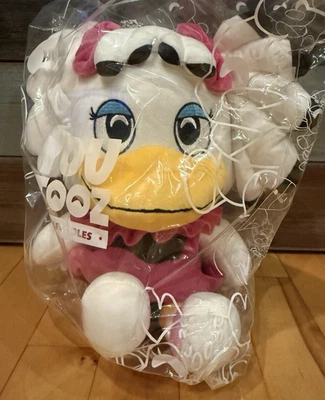 NWT Youtooz Chuck E Cheese Showbiz Pizza Time Theater Helen Henny Plush Figure - Image 1 of 2