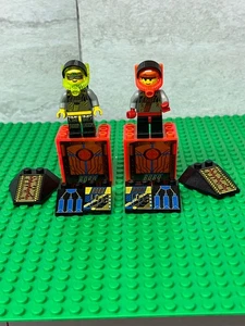 2 LEGO Classic Space Roboforce Minifigures With Accessories Chip Nebula - Picture 1 of 1