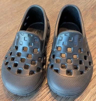 Zapatos sin cordones negros nuevos sin etiquetas Van para niños pequeños talla 3 Foto 1 de 4