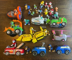 Großes Konvolut Paw Patrol Spielzeug und Fahrzeuge Figuren - Bild 1 von 6