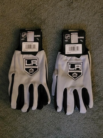 2) LOS ANGELES KINGS UTILITY GLOVES ( NEW ) ONE SZ Cover