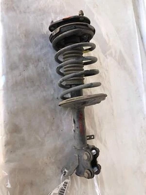 1998 - 2002 TOYOTA COROLLA Front Suspension Shock Absorber Strut Coil Assy Left - Изображение 1 из 4