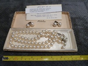 Vintage Richelieu Pearl Necklace/Matching Earrings w/original box & makers card