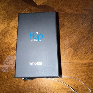 Flip HD Mini Camera - Picture 1 of 6