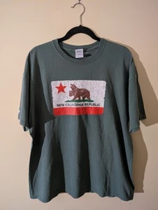 Camiseta Promocional Fallout New Vegas NCR Bethesda Dev Team PC Videojuego Talla XL GRIAL - Imagen 1 de 7