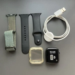 Apple Watch Series 6 - 44mm - Space Gray - Photo 1 sur 13