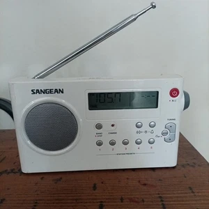 SANGEAN PR-D7 AM/FM PLL Synthesized Radio - Tested & Working. A2 - Picture 1 of 7