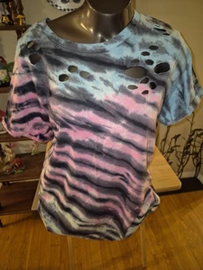 Torrid Größe 0 rosa und blau Batikhemd mit Used-Brust - Bild 1 von 5