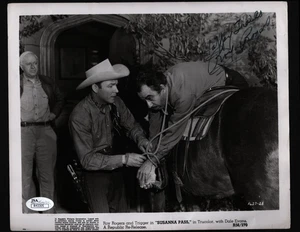 Foto firmada por Roy Rogers d.1998 8x10 con certificado de autenticidad JSA Susanna Pass película todavía - Imagen 1 de 2