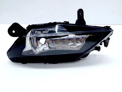 OPEL ASTRA FRONT RIGHT FOG LIGHT 39217864 / 33346364 - image 1 of 4