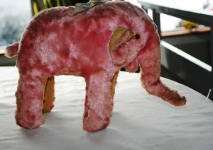 ¿De colección Peluche Elefante Rosa De Pie Años 40? ojos cristal - Imagen 1 de 9