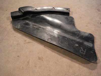 Protector lateral derecho del radiador Polaris Sportsman 700 06 Foto 1 de 4