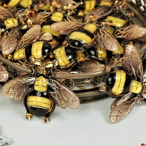 RESIN BEE CHARMS, Flat Back Cabochons, Lifelike Bumble Bee, Small Gift For Kids - Picture 1 of 10