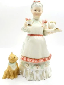 Lenox Mrs. Claus Welcome Classic Edition Santa Kitty Cat Tea Pot w/ Original Box - Picture 1 of 13