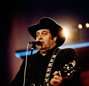 FOTO DE MÚSICA ANTIGUA 1970 Sleepy Labeef actuando en el escenario - Imagen 1 de 1