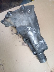 86-87 Mazda B2000 2.0 5 Speed Transmission Tailshaft Housing M504 M5m-d - Picture 1 of 9
