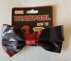 NUEVO CON ETIQUETAS Marvel Deadpool Pajarita Nerd Bloque Exclusivo Juegos con disfraces Geek - Imagen 1 de 2