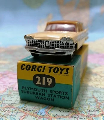 PLYMOUTH Sport Suburnban SW - Vintage Scala 1/43 ,Corgi toys 219,Gt Britain 1959 - Immagine 1 di 4