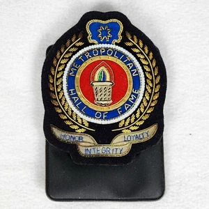 Metropolitan (MetLife) Hall of Fame Honor/Integrity/Loyalty Magnetic Badge - Picture 1 of 6