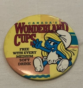 Vintage Canada’s Wonderland Cups Smurf Button Pin Promotional 1980s - Bild 1 von 5