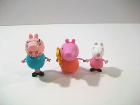 Peppa Pig Miniature PVC Figure Lot, Peppa, Daddy Pig, Suzy Sheep Cover