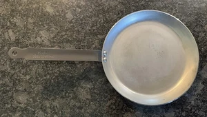 Mauviel 1830 10“ Carbon Steel Frying Pan - Picture 1 of 6
