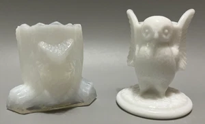 Par de candelabros/palillos de dientes/abalorios opalescentes vintage de vidrio de leche para búho - Imagen 1 de 10