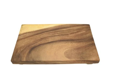 Tabla de servir de madera Twine Living Co elevadora rectangular hecha en Tailandia cocina Foto 1 de 4