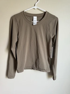 NWT Athleta Renew seamless Crewneck Top. Sz Medium - Image 1 of 4