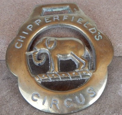 Vintage cast horse brass: Chipperfield's Circus Elephant horse Brass.brs2 - Image 1 of 4