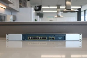 Cisco WS-C2940-ATF-S 8-Port Managed Network Switch Ethernet - Picture 1 of 3