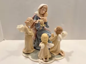 Vergine Maria con Gesù Bambino e Angeli (Statua/scultura/statuetta in porcellana) - Foto 1 di 6