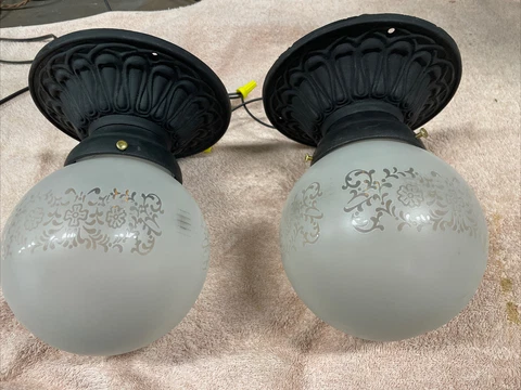 Cast Iron Pair Flush Mount Porch Lights W / Etched Glass Shades Cover