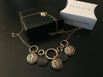 NUEVO Collar de Madera Lujosa AVON Raro - Tono Dorado Foto 1 de 4
