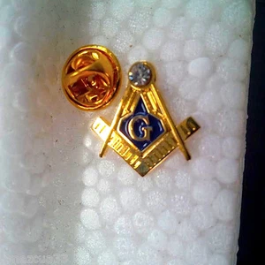 Master Mason  Lapel Pin with White Stone  - Picture 1 of 1