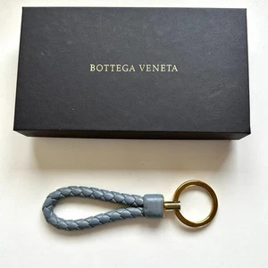 BOTTEGA VENETA Portachiavi in vera pelle grigio intrecciato - Foto 1 di 7