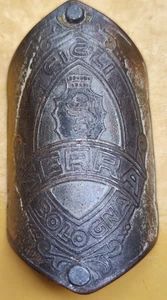 HEAD BADGE CICLI SERRA BOLOGNA IN PAINTED BRASS FREGIO BICI VINTAGE - Picture 1 of 11