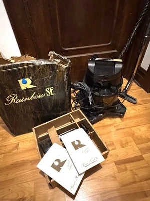 Aspiradora de bote Rainbow SE vintage con accesorios buen estado Foto 1 de 4