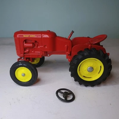 Volante roto tractor Massey Harris Pony  Foto 1 de 4
