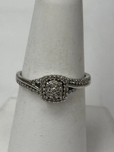 10k White Gold Diamond Halo Engagement Wedding Ring Size 6.5 - Picture 1 of 7