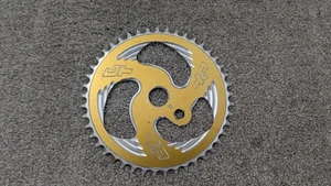 GT Dyno Overdrive 45T Pignone Denti Scuola Media BMX Billetta Catena Oro - Foto 1 di 7