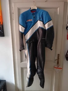 motorcycle suit dainese autographed by Valentino Rossi and Giacomo Agostini - Foto 1 di 10